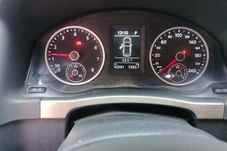 Used Volkswagen Tiguan 2016 300TSI Automatic Two-Wheel Drive Trend Edition Odometer Close Up