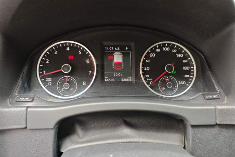 Used Volkswagen Tiguan 2016 300TSI Automatic All-Wheel Drive Luxury Edition Odometer Close Up