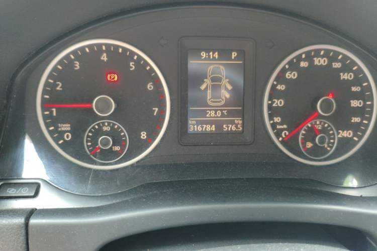 Used Volkswagen Tiguan 2016 280TSI Automatic Two-Wheel-Drive Silk Road Style Edition Odometer Close Up