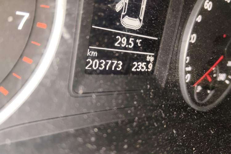 Used Volkswagen Tiguan 2016 300TSI Automatic Two-Wheel Drive Comfort Edition Odometer Close Up