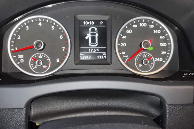 Used Volkswagen Tiguan 2016 300TSI Automatic Two-Wheel Drive Comfort Edition Odometer Close Up