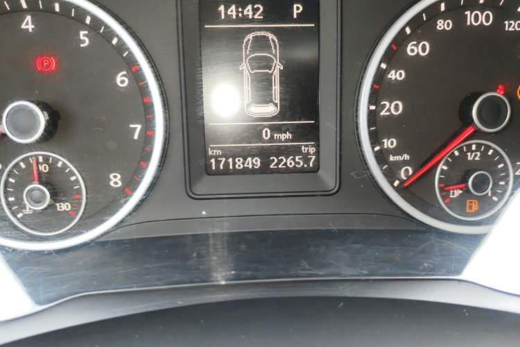 Used Volkswagen Tiguan 2016 280TSI Automatic Two-Wheel Drive Silk Road Comfort Edition Odometer Close Up