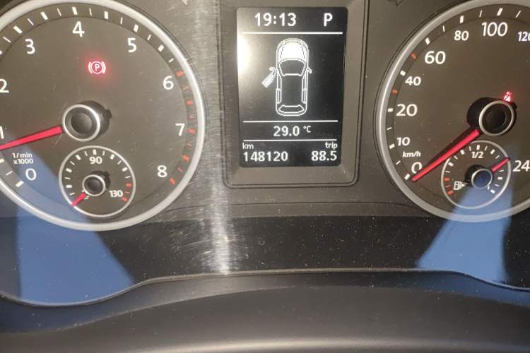 Used Volkswagen Tiguan 2016 280TSI Automatic Two-Wheel-Drive Silk Road Style Edition Odometer Close Up