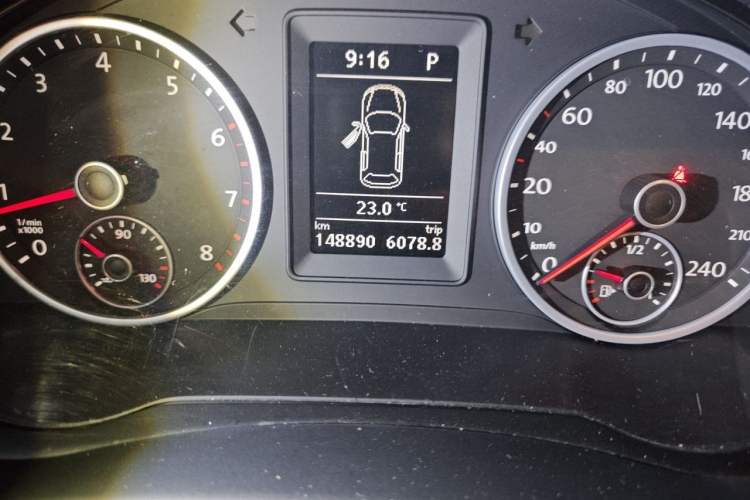 Used Volkswagen Tiguan 2016 280TSI Automatic Two-Wheel-Drive Silk Road Style Edition Odometer Close Up