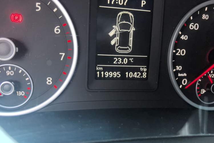 Used Volkswagen Tiguan 2016 280TSI Automatic Two-Wheel-Drive Silk Road Style Edition Odometer Close Up