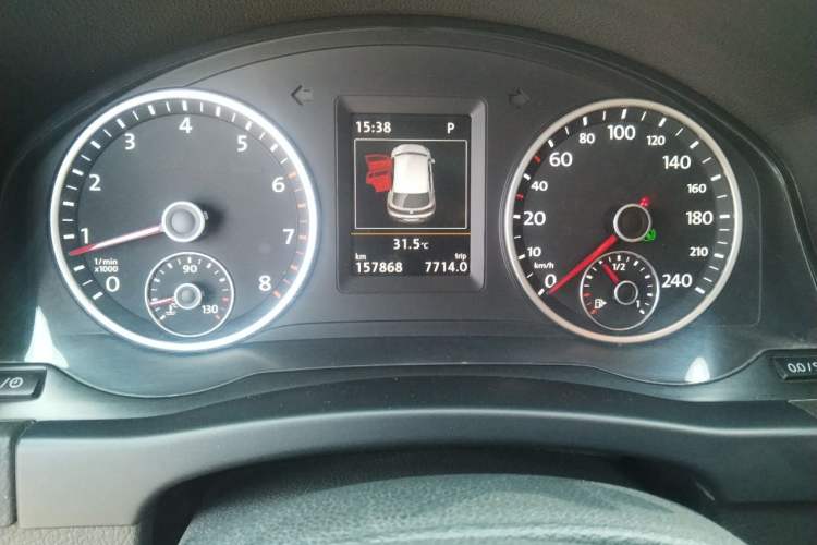 Used Volkswagen Tiguan 2016 300TSI Automatic Two-Wheel Drive Luxury Edition Odometer Close Up
