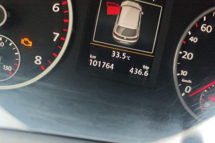 Used Volkswagen Tiguan 2016 300TSI Automatic All-Wheel Drive Luxury Edition Odometer Close Up