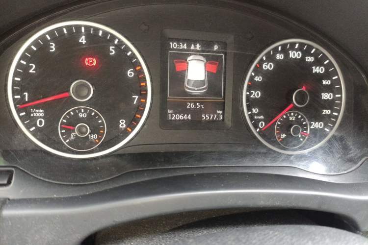 Used Volkswagen Tiguan 2016 300TSI Automatic Two-Wheel Drive Luxury Edition Odometer Close Up