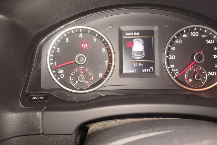 Used Volkswagen Tiguan 2016 300TSI Automatic All-Wheel Drive Luxury Edition Odometer Close Up