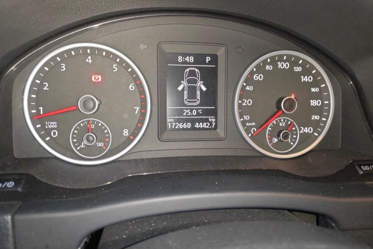 Used Volkswagen Tiguan 2016 300TSI Automatic Two-Wheel Drive Comfort Edition Odometer Close Up