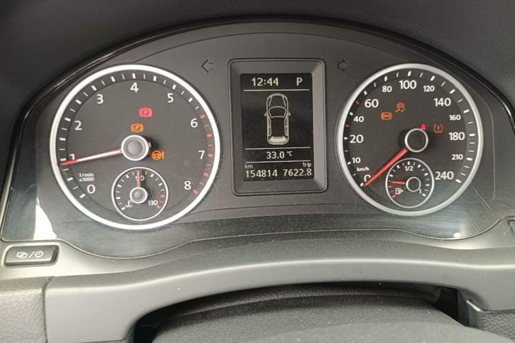 Used Volkswagen Tiguan 2016 280TSI Automatic Two-Wheel-Drive Silk Road Style Edition Odometer Close Up