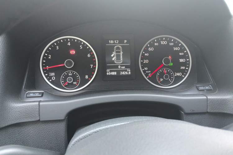 Used Volkswagen Tiguan 2016 300TSI Automatic Two-Wheel Drive Comfort Edition Odometer Close Up