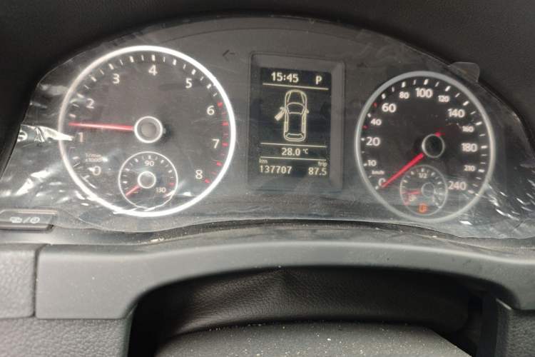 Used Volkswagen Tiguan 2016 300TSI Automatic Two-Wheel Drive Comfort Edition Odometer Close Up