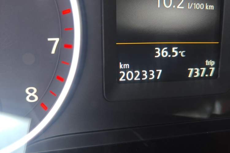 Used Volkswagen Tiguan 2016 300TSI Automatic Two-Wheel Drive Luxury Edition Odometer Close Up
