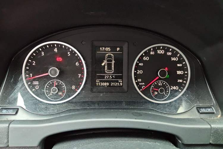 Used Volkswagen Tiguan 2016 300TSI Automatic Two-Wheel Drive Trend Edition Odometer Close Up