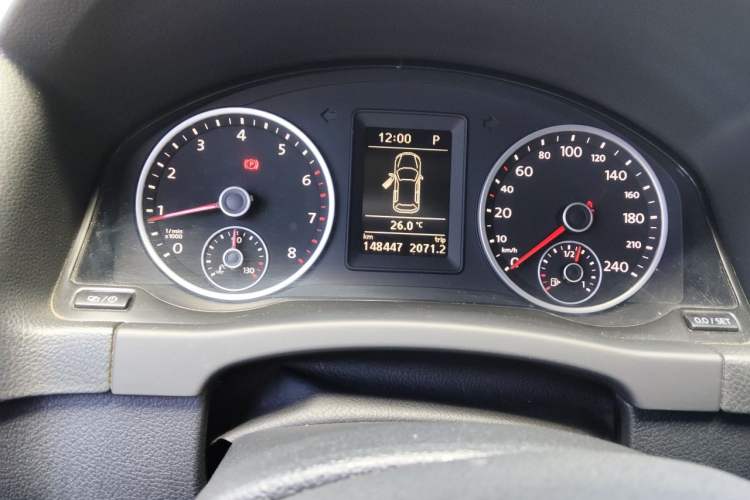 Used Volkswagen Tiguan 2016 300TSI Automatic Two-Wheel Drive Trend Edition Odometer Close Up