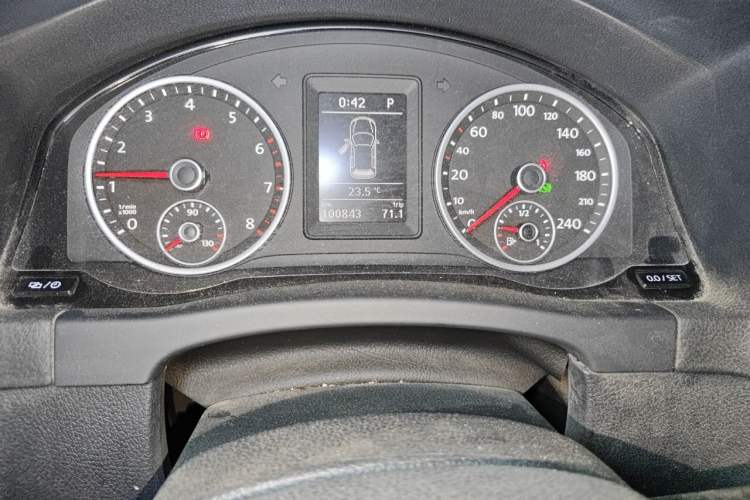 Used Volkswagen Tiguan 2016 280TSI Automatic Two-Wheel-Drive Silk Road Style Edition Odometer Close Up