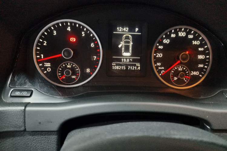 Used Volkswagen Tiguan 2016 280TSI Automatic Two-Wheel-Drive Silk Road Style Edition Odometer Close Up