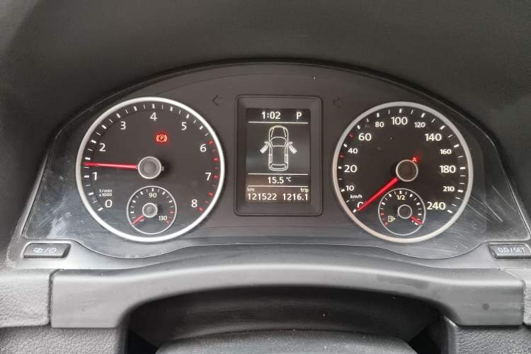Used Volkswagen Tiguan 2016 300TSI Automatic All-Wheel Drive Fashion Vision Edition Odometer Close Up