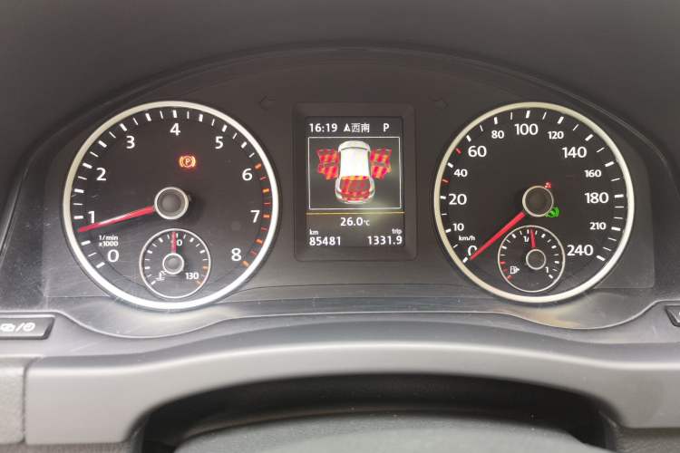 Used Volkswagen Tiguan 2016 300TSI Automatic All-Wheel Drive Luxury Edition Odometer Close Up