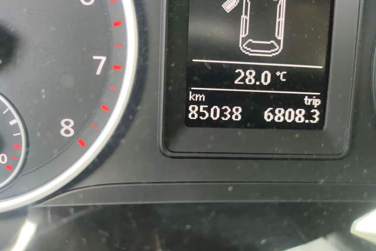Used Volkswagen Tiguan 2016 280TSI Automatic Two-Wheel-Drive Silk Road Style Edition Odometer Close Up