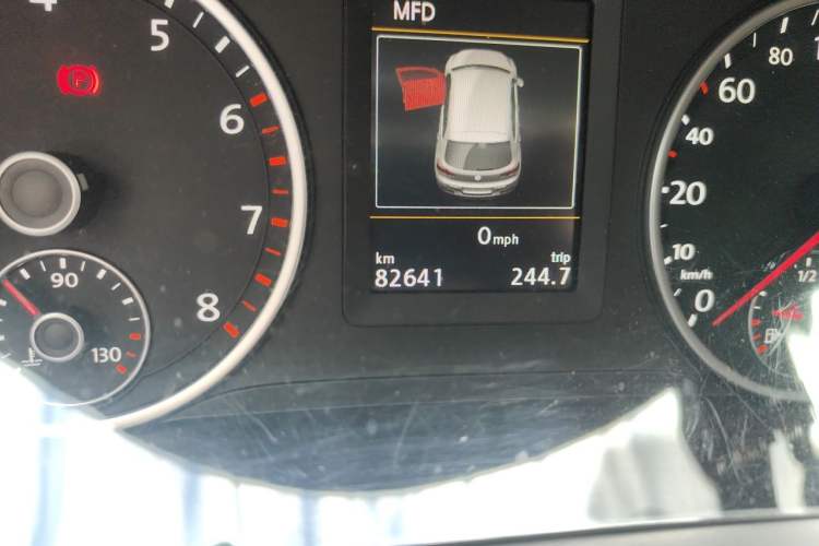 Used Volkswagen Tiguan 2016 300TSI Automatic All-Wheel Drive Luxury Edition Odometer Close Up