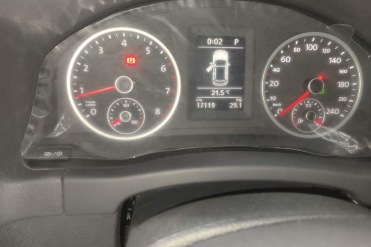 Used Volkswagen Tiguan 2016 280TSI Automatic Two-Wheel Drive Silk Road Comfort Edition Odometer Close Up
