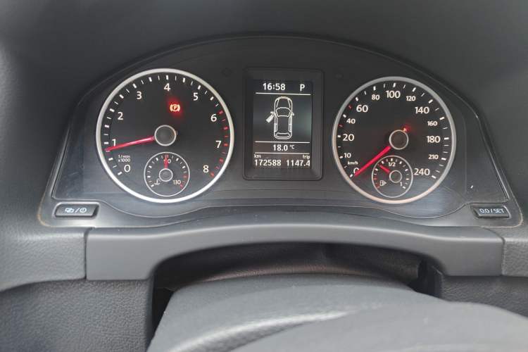 Used Volkswagen Tiguan 2016 300TSI Automatic All-Wheel Drive Fashion Vision Edition Odometer Close Up