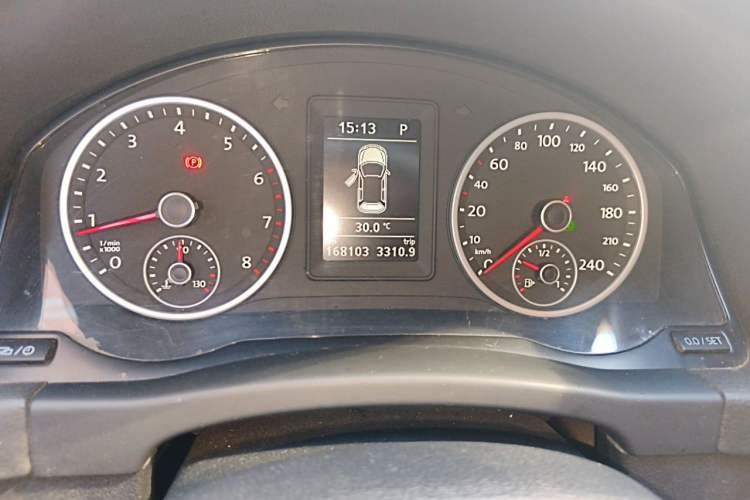Used Volkswagen Tiguan 2016 280TSI Automatic Two-Wheel-Drive Silk Road Style Edition Odometer Close Up