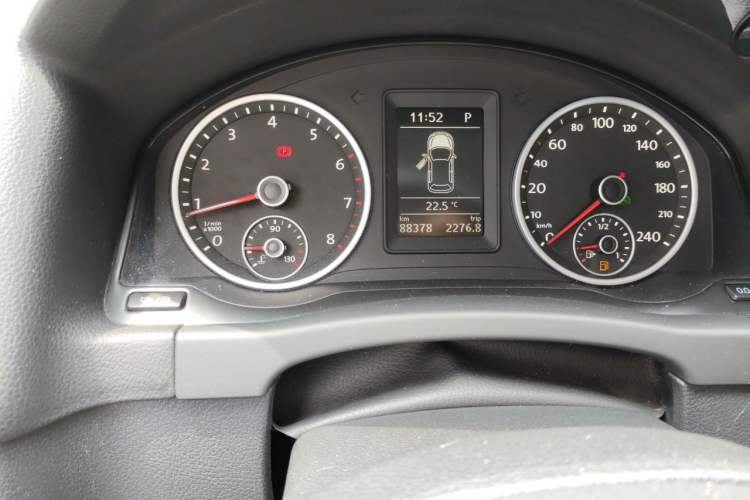 Used Volkswagen Tiguan 2016 280TSI Automatic Two-Wheel-Drive Silk Road Style Edition Odometer Close Up