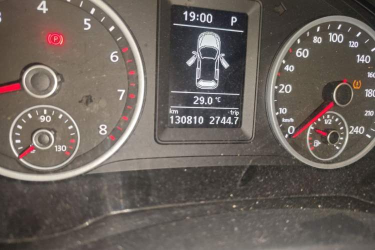Used Volkswagen Tiguan 2016 280TSI Automatic Two-Wheel-Drive Silk Road Style Edition Odometer Close Up
