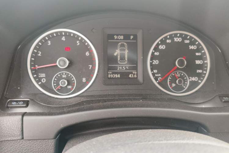 Used Volkswagen Tiguan 2016 300TSI Automatic Two-Wheel Drive Trend Edition Odometer Close Up
