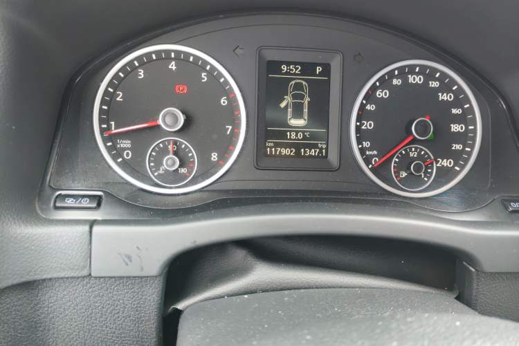 Used Volkswagen Tiguan 2016 300TSI Automatic Two-Wheel Drive Trend Edition Odometer Close Up