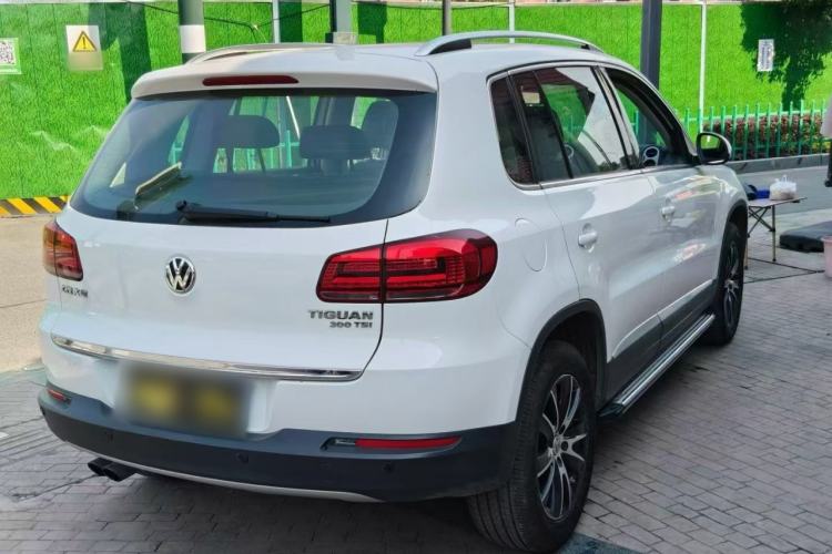 Used Volkswagen Tiguan 2016 300TSI Automatic Two-Wheel Drive Luxury Edition Rear Right 45 Deg