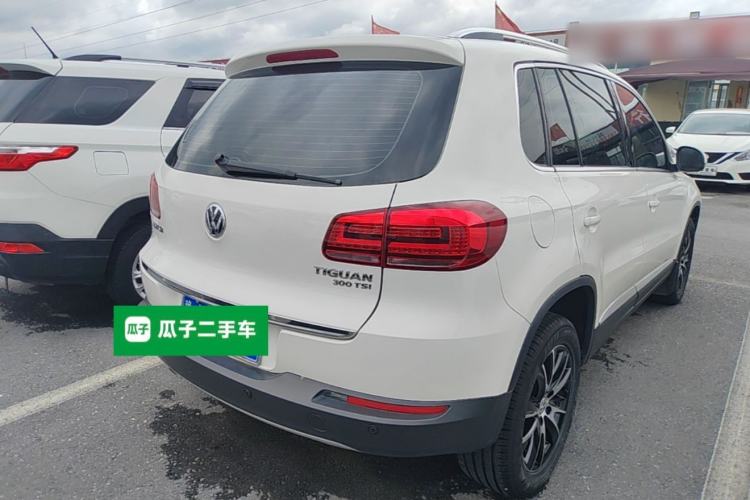 Used Volkswagen Tiguan 2016 300TSI Automatic Two-Wheel Drive Luxury Edition Rear Right 45 Deg