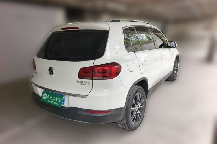 Used Volkswagen Tiguan 2016 300TSI Automatic All-Wheel Drive Luxury Edition Rear Right 45 Deg