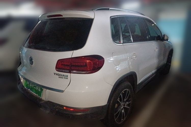 Used Volkswagen Tiguan 2016 300TSI Automatic Two-Wheel Drive Luxury Edition Rear Right 45 Deg