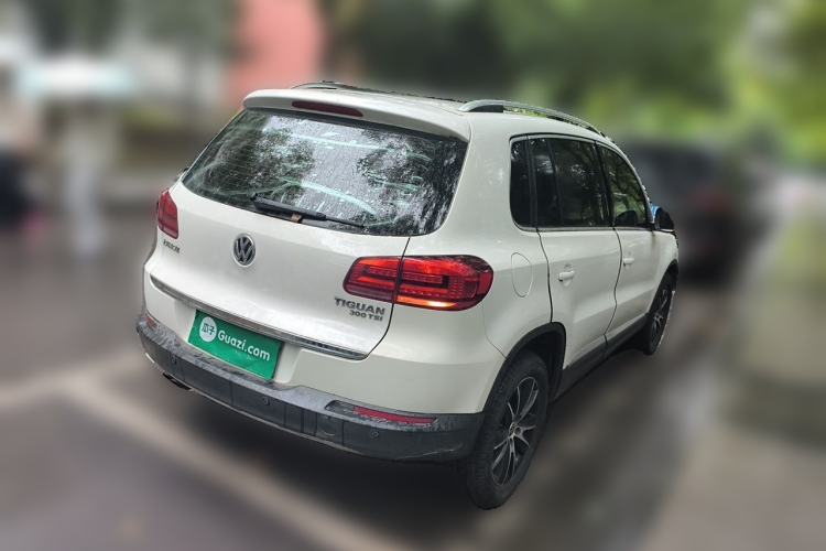 Used Volkswagen Tiguan 2016 300TSI Automatic Two-Wheel Drive Luxury Edition Rear Right 45 Deg