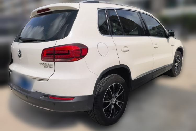 Used Volkswagen Tiguan 2016 300TSI Automatic All-Wheel Drive Luxury Edition Rear Right 45 Deg