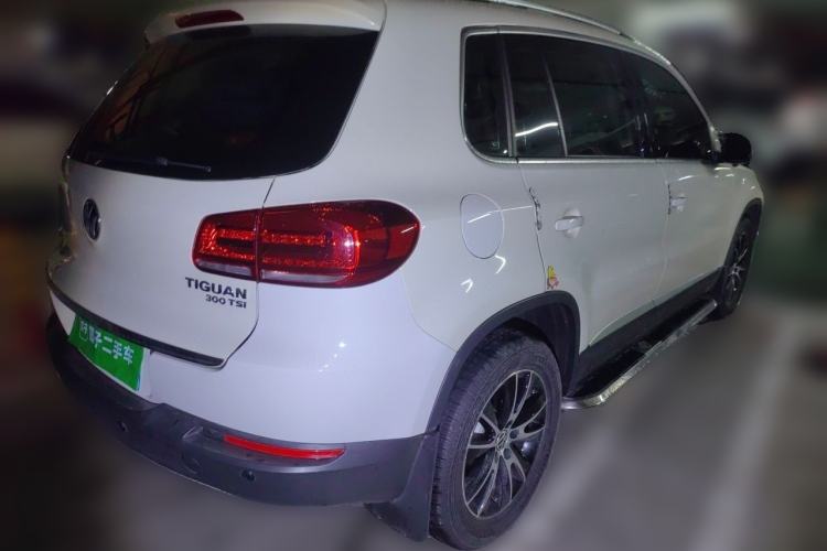 Used Volkswagen Tiguan 2016 300TSI Automatic Two-Wheel Drive Luxury Edition Rear Right 45 Deg