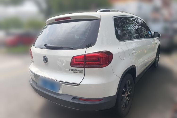 Used Volkswagen Tiguan 2016 300TSI Automatic All-Wheel Drive Luxury Edition Rear Right 45 Deg
