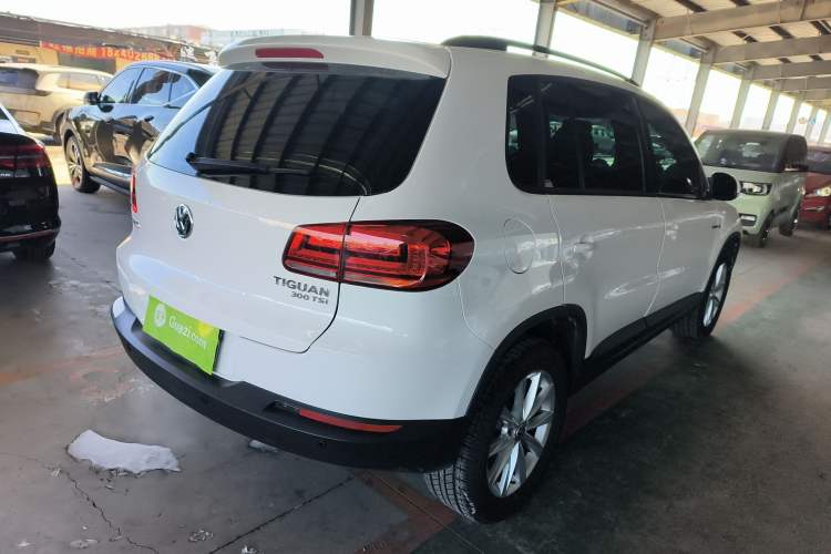 Used Volkswagen Tiguan 2016 300TSI Automatic All-Wheel Drive Fashion Vision Edition Rear Right 45 Deg