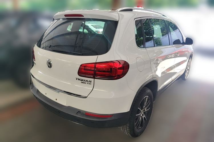 Used Volkswagen Tiguan 2016 300TSI Automatic Two-Wheel Drive Luxury Edition Rear Right 45 Deg