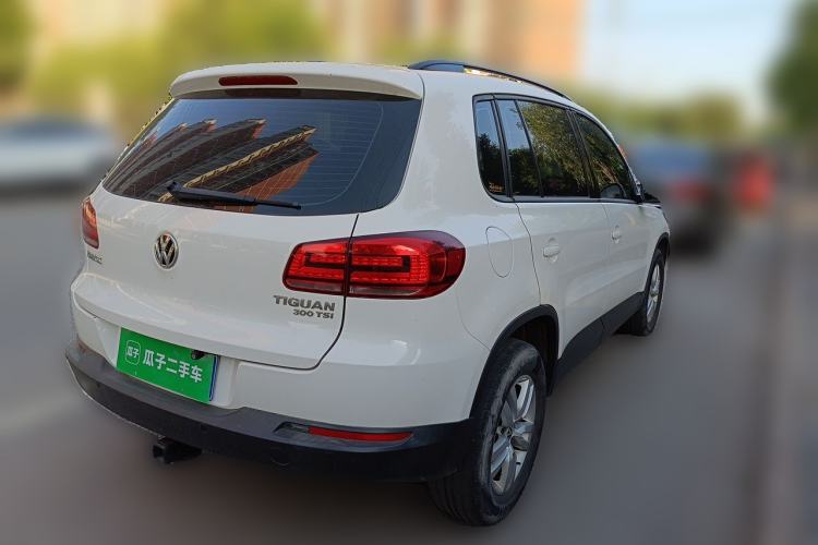 Used Volkswagen Tiguan 2016 300TSI Manual Two-Wheel Drive Trend Edition Rear Right 45 Deg