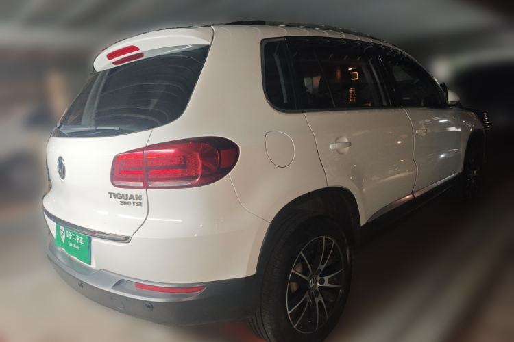 Used Volkswagen Tiguan 2016 300TSI Automatic Two-Wheel Drive Luxury Edition Rear Right 45 Deg