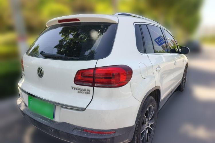 Used Volkswagen Tiguan 2016 330TSI Automatic All-Wheel Drive Luxury Edition Rear Right 45 Deg