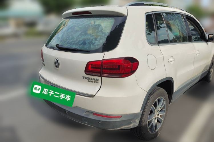 Used Volkswagen Tiguan 2016 300TSI Automatic Two-Wheel Drive Luxury Edition Rear Right 45 Deg