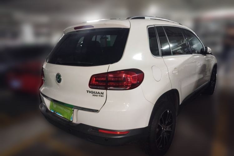 Used Volkswagen Tiguan 2016 300TSI Automatic Two-Wheel Drive Luxury Edition Rear Right 45 Deg