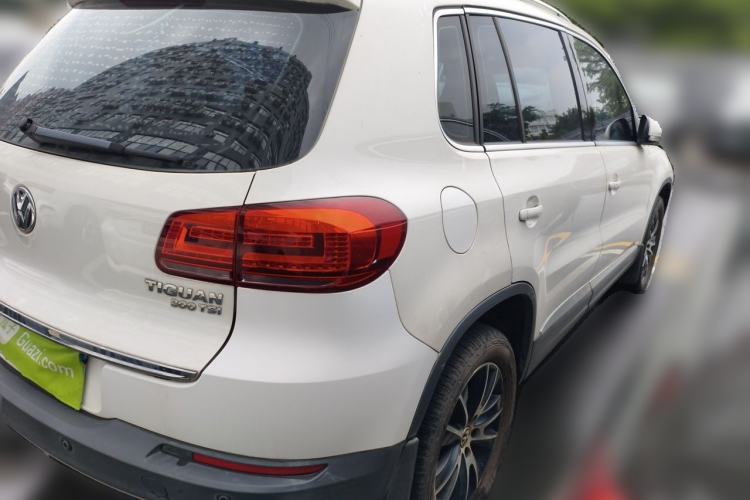 Used Volkswagen Tiguan 2016 300TSI Automatic Two-Wheel Drive Luxury Edition Rear Right 45 Deg