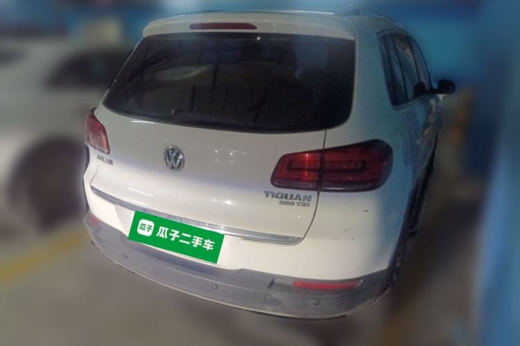 Used Volkswagen Tiguan 2016 300TSI Automatic Two-Wheel Drive Luxury Edition Rear Right 45 Deg